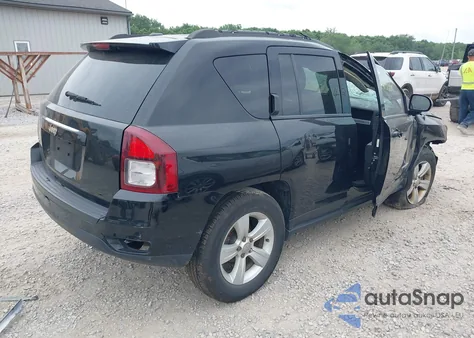 2017 Jeep Compass Sport 4X4 z USA, uszkodzony, nr VIN 1C4NJDBB2HD167652